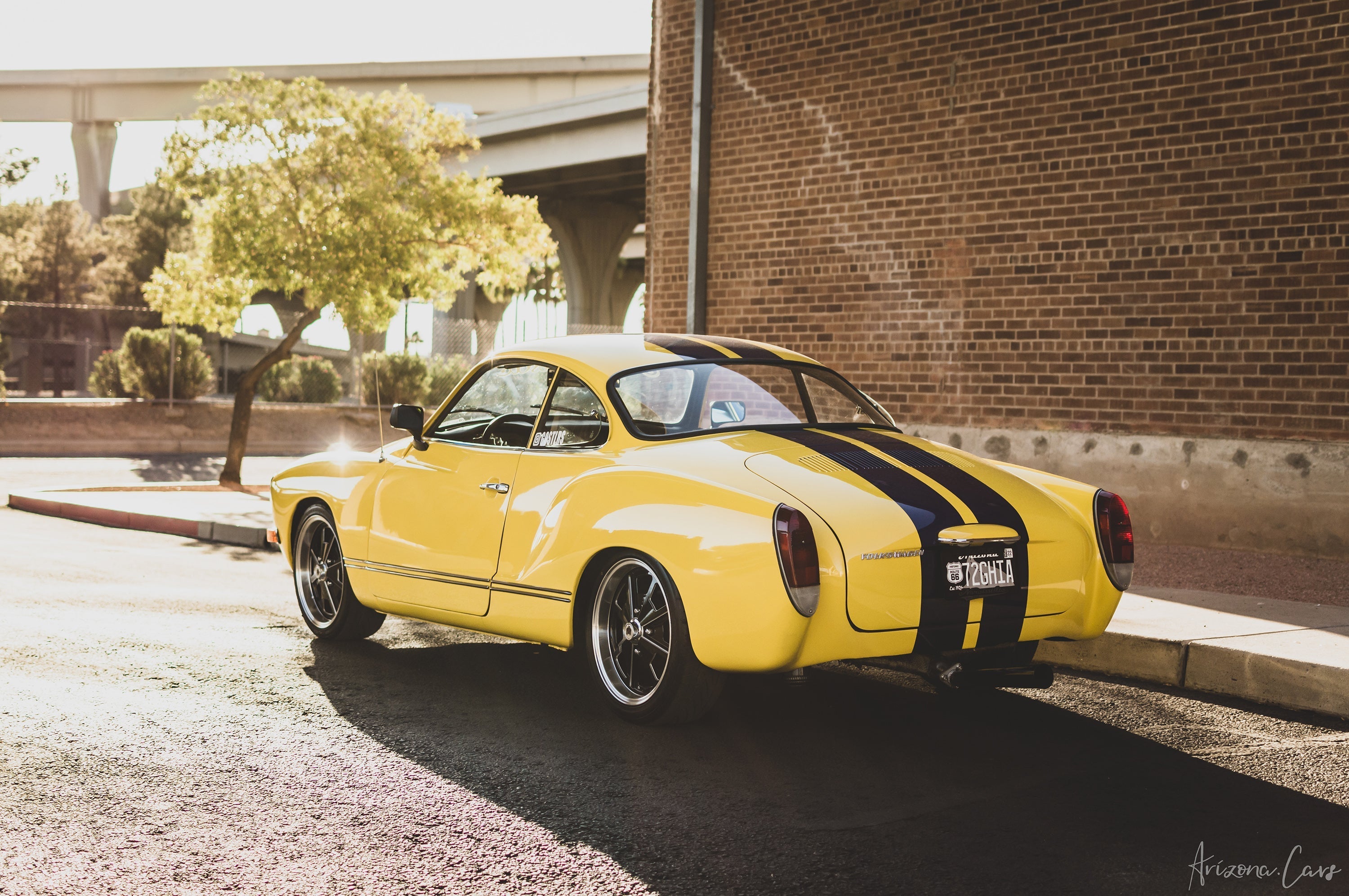 914 | Gloss Black Machined Lip + Milled Windows