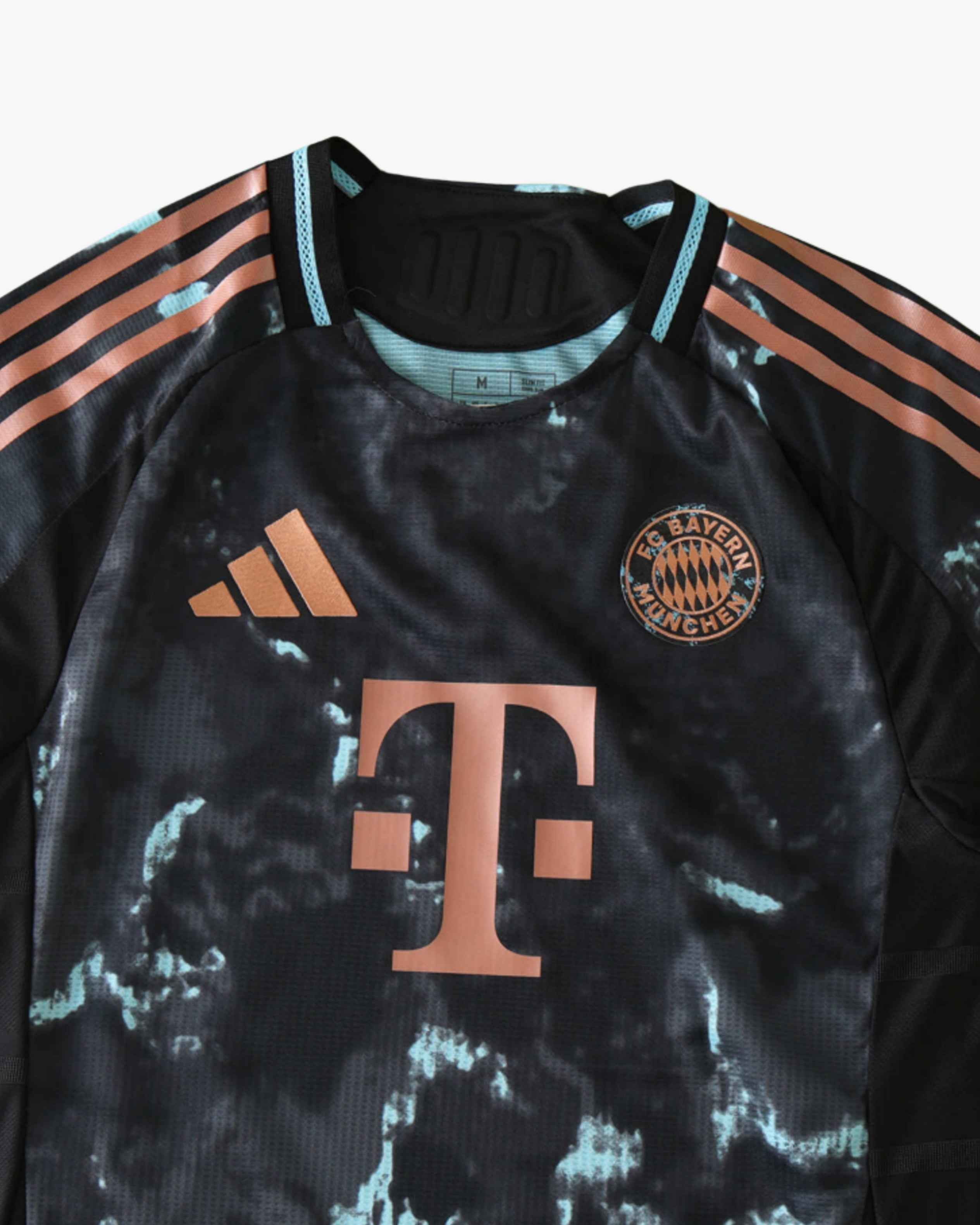 BAYERN MUNICH AWAY 2024/25