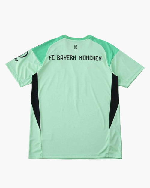BAYERN MUNICH GOALKEEPER 2025/26