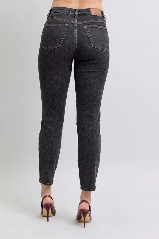 Trendsi Judy Blue Mid Rise Plus Size Jeans Women's Everyday Tummy Control Slim Fit