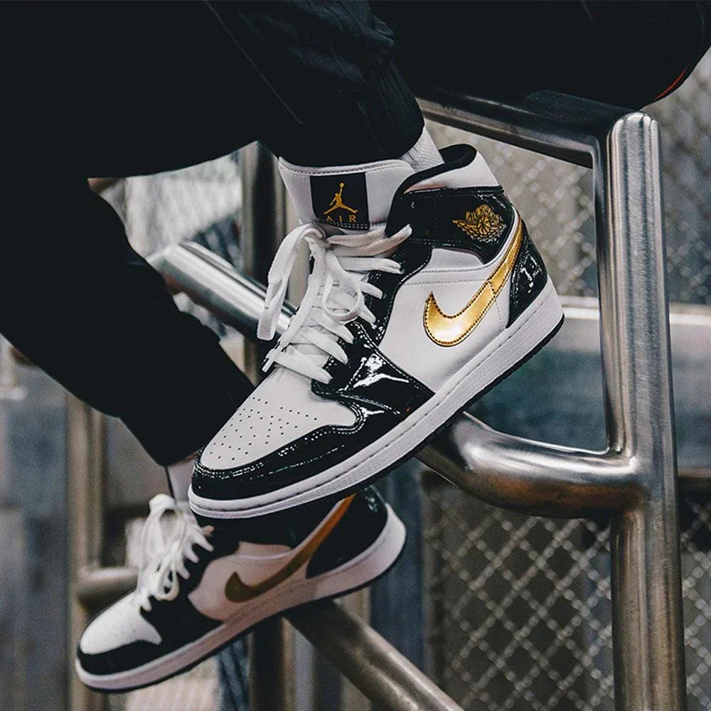 Air Jordan 1 Mid 'Patent Black White Gold'