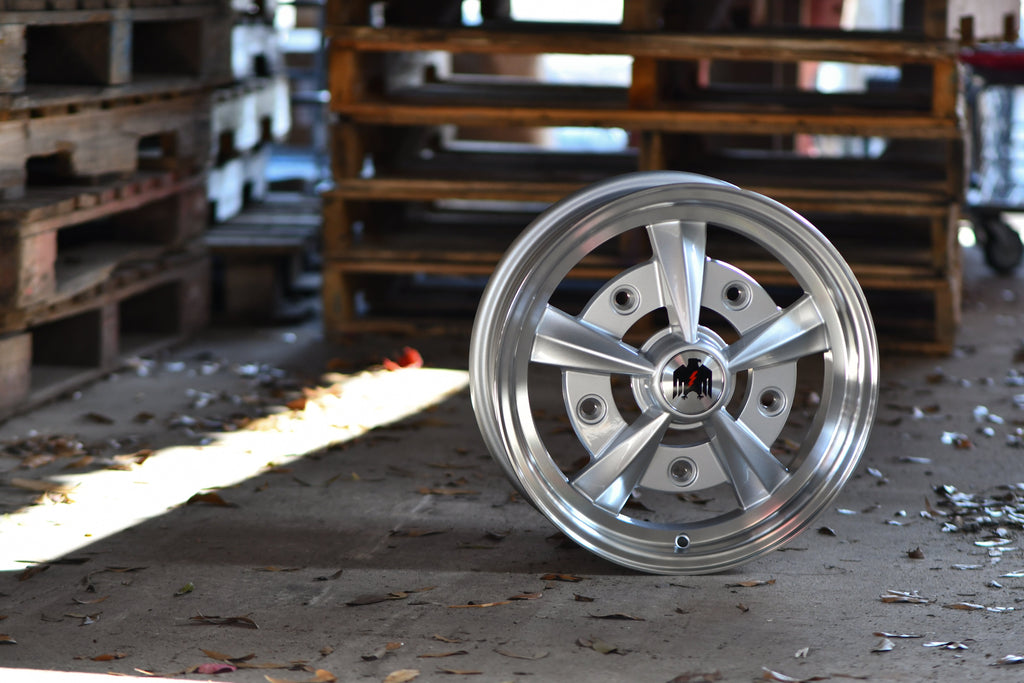 Hans | Gloss Silver Machined Lip